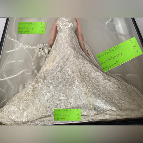 Carolina Herrera Gold Label Barbie NRFB BNIB MIB PRICE VERY FIRM!! - Picture 5 of 8